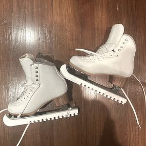 Jackson Womens Ice Skates ⛸️